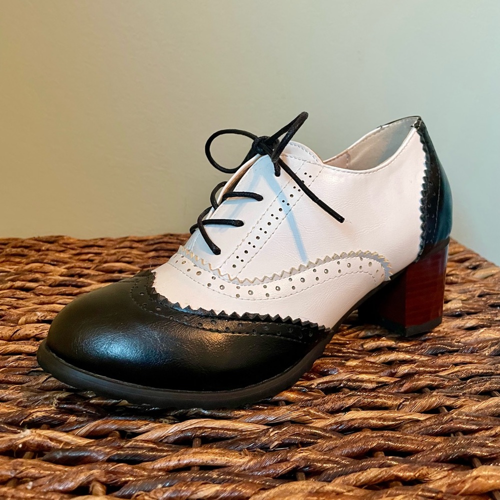 Classic Black and White Block Heel Wingtip Oxford Shoes